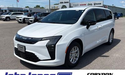 2027 Chrysler Pacifica Select