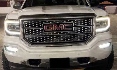2016 GMC Sierra Denali
