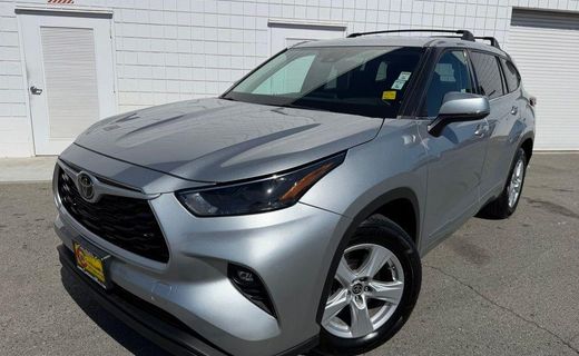 2022 Toyota Highlander LE
