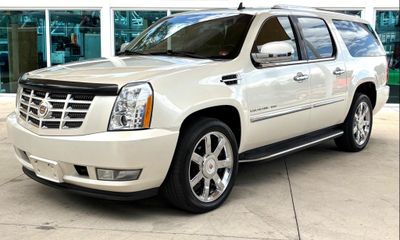 2013 Cadillac Escalade ESV Luxury