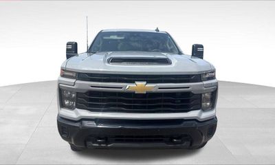 2024 Chevrolet Silverado HD Custom