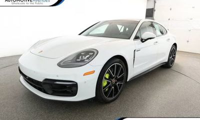 2023 Porsche Panamera 4 E