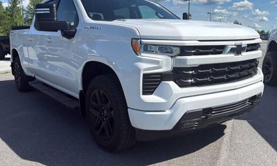 2025 Chevrolet Silverado RST