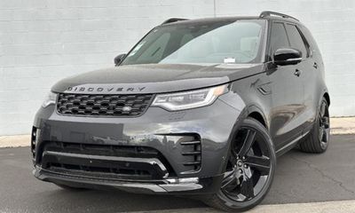 2025 Land Rover Discovery P360 Dynamic SE