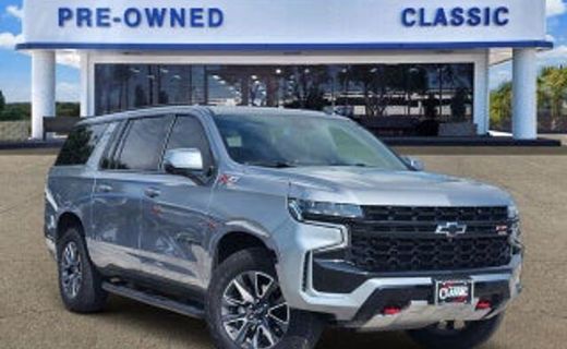 2025 Chevrolet Suburban LT