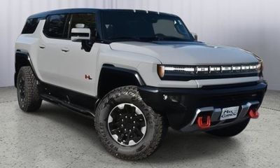 2025 GMC Hummer EV SUV 2X
