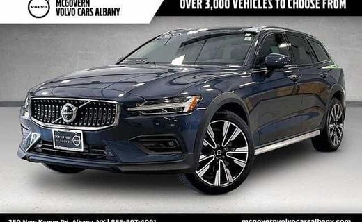2025 Volvo V60CC Ultra