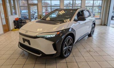 2024 Toyota BZ4X XLE