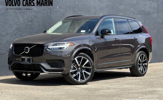 2023 Volvo XC90 Plus Dark