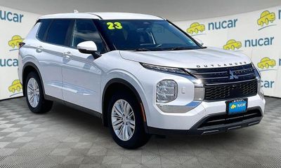 2023 Mitsubishi Outlander ES