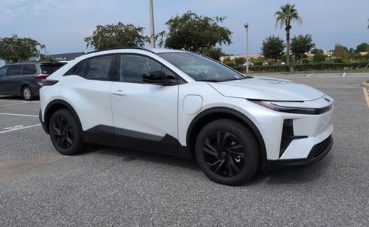 2026 Toyota C-HR SE