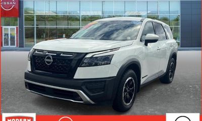 2023 Nissan Pathfinder SV