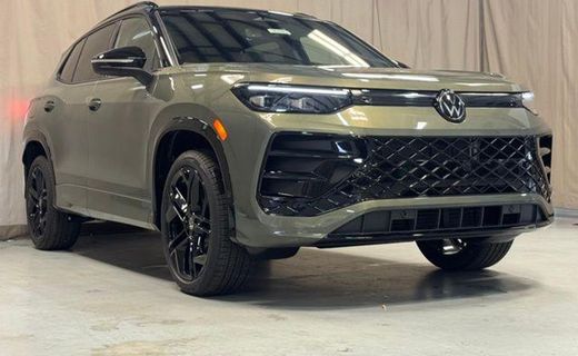 2026 Volkswagen Tiguan 4MOTION SE Black