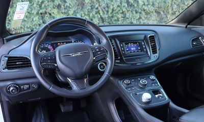2016 Chrysler 200 200S