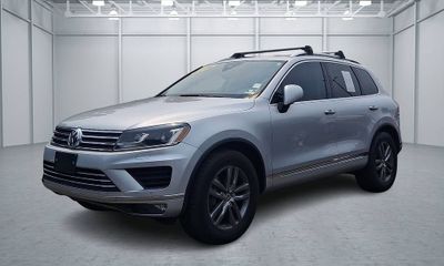2016 Volkswagen Touareg Sport FSI Only