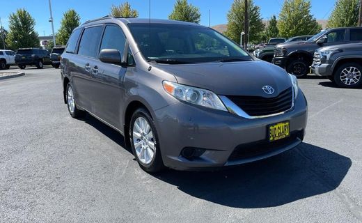 2011 Toyota Sienna LE