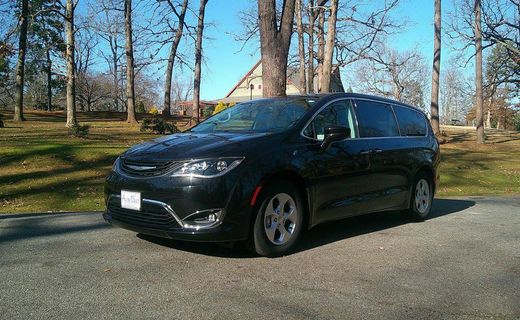 2017 Chrysler Pacifica Touring