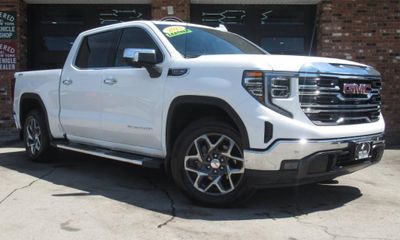 2023 GMC Sierra SLT