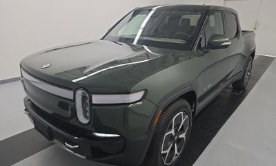 2024 Rivian R1T Adventure