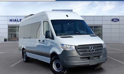 2025 Mercedes-Benz Sprinter 907 VS30 Passenger