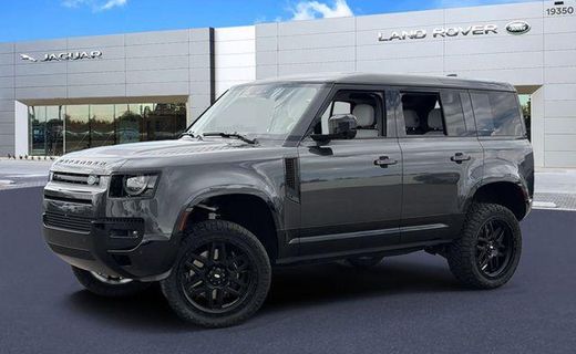 2025 Land Rover Defender 110 V8