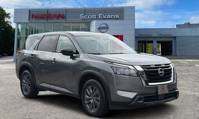 2023 Nissan Pathfinder S