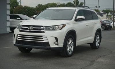 2017 Toyota Highlander LTD Platinum