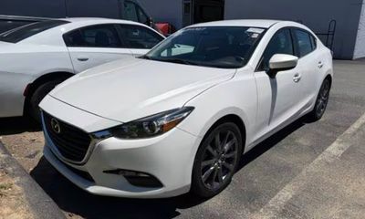 2018 Mazda MAZDA3 Touring