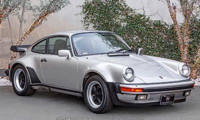 1984 Porsche 911 Carrera Coupe