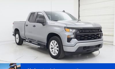 2023 Chevrolet Silverado Custom