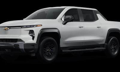 2026 Chevrolet Silverado 8WT
