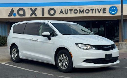 2023 Chrysler Voyager LX