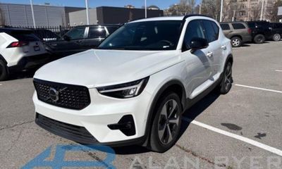 2023 Volvo XC40 Plus Dark