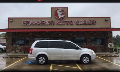 2010 Chrysler Town AND Country RT