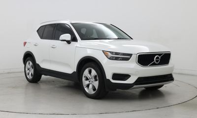 2020 Volvo XC40 Momentum