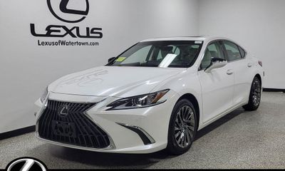 2025 Lexus ES 300H Luxury