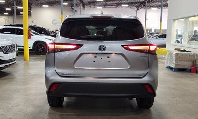 2020 Toyota Highlander LE