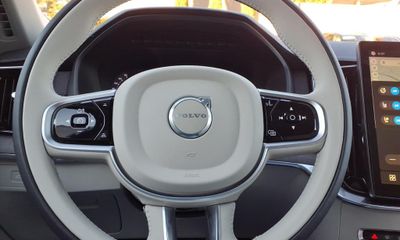 2026 Volvo XC90 Ultra Bright
