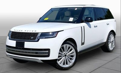 2026 Land Rover Range SE