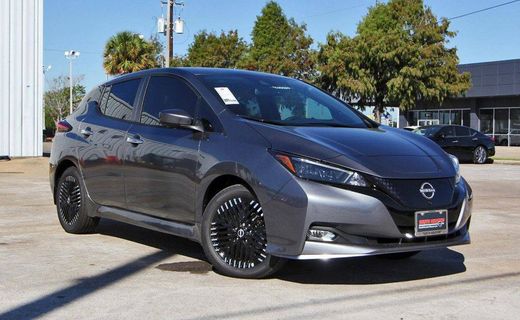 2024 Nissan Leaf SV