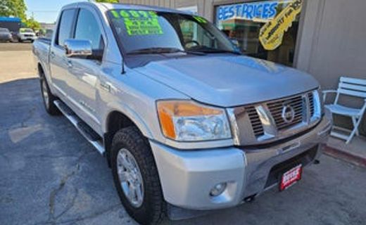 2015 Nissan Titan SV