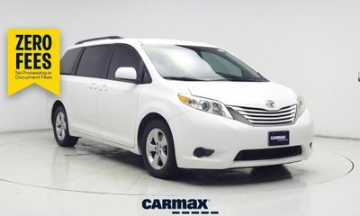 2016 Toyota Sienna LE