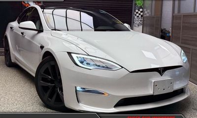 2021 Tesla Model S Plaid