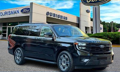 2025 Ford Expedition MAX Active