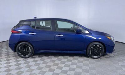 2024 Nissan Leaf SV