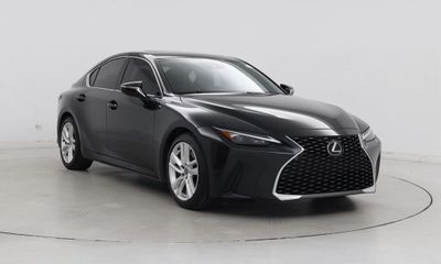 2023 Lexus IS 300 Comfort
