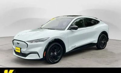 2023 Ford Mustang Mach-E California Route 1