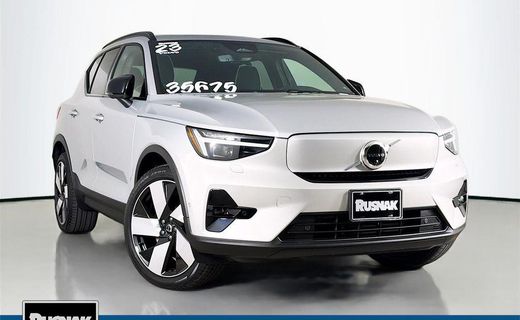 2023 Volvo XC40 Ultimate Dark