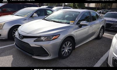 2022 Toyota Camry LE