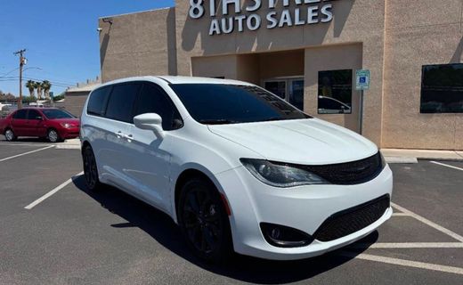 2020 Chrysler Pacifica Touring